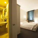 Richmond Hotel 4*