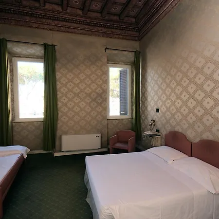 Richmond 4* Rom